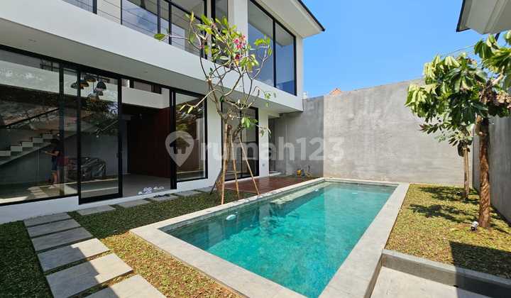 For Sale: New 2-Story Furnished Villa on Semer Street For Sale: New 2-Story Furnished Villa on Semer Street