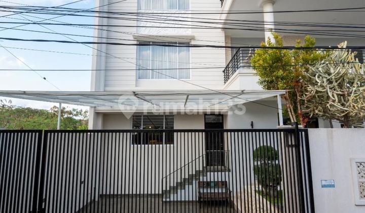 Luxurious 3-storey Freehold Villa With Pool & Balcony – Jimbaran Luxurious 3-storey Freehold Villa With Pool & Balcony – Jimbaran