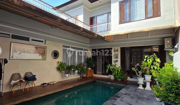 Rumah Mewah Ada Pool Lingkungan Elite Renon 1