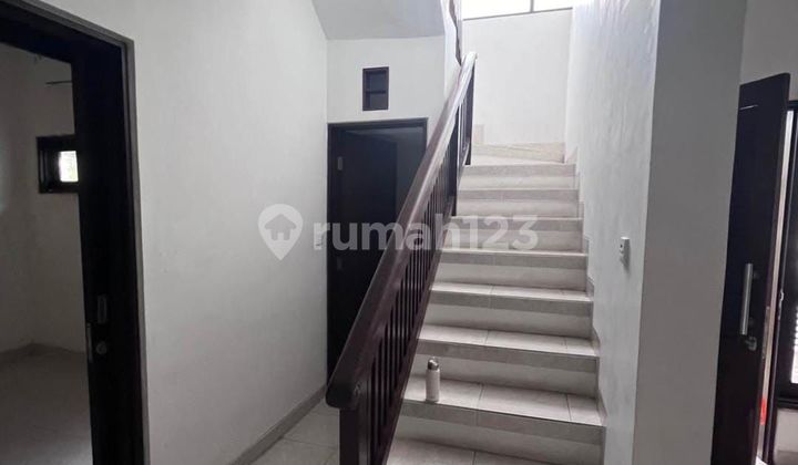For Sale 2nd Floor House, Location on Gunung Salak Street