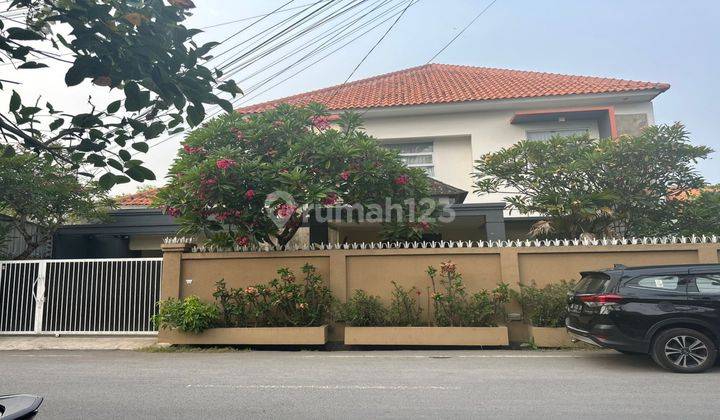 Rumah Besar Mewah Full Furnish Siap Huni Renon 1