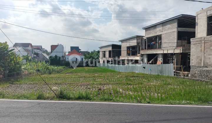 Land for Rent on the Main Road in Tumbakbayuh