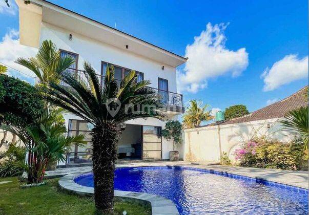 Stunning Spacious Modern Villa In Berawa Canggu 2