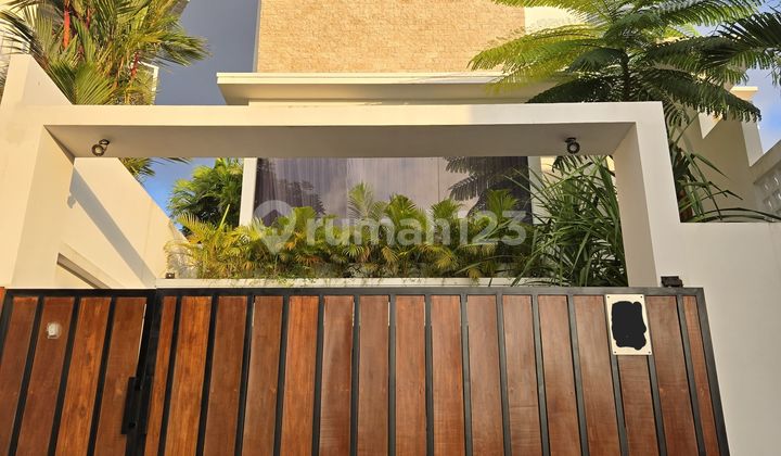 Dijual Rumah Semi Villa Mewah 3 Lantai Di Kawasan Elite Pecatu 