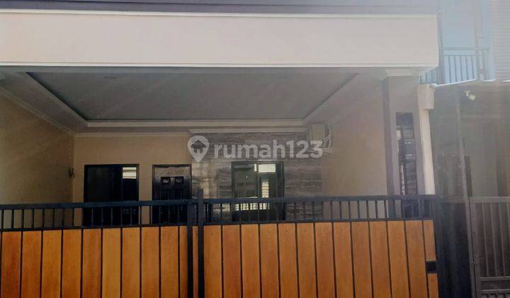 Rumah 2 Lantai Bagus Baru Minimalis Modern di Regency Melati Mas, Tangerang Selatan 1