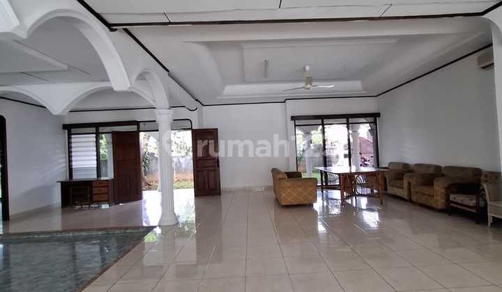 DISEWAKAN COCOK UNTUK RUMAH PRODUKSI, KANTOR, ATAU RUMAH TINGGAL