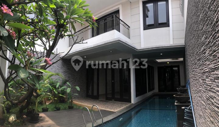 400 Juta Sewa Rumah Mewah di Kemang Utara