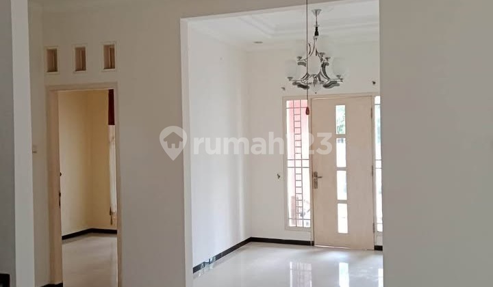 Ready-to-Occupy Minimalist Beach House at Mentari Beach, Strategically Located Near Kenjeran Raya 2