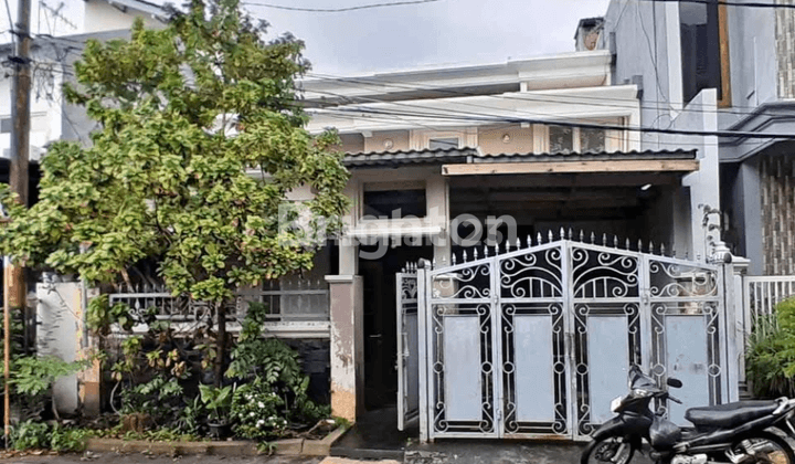 Rumah di Mulyosari Utara Terawat dekat Pakuwon City  1