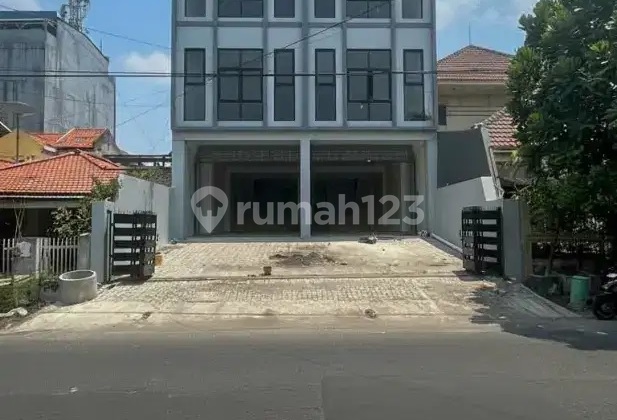 For Rent: Strategic Raya Pucang Shop House Ready for Use Near Kertajaya 1