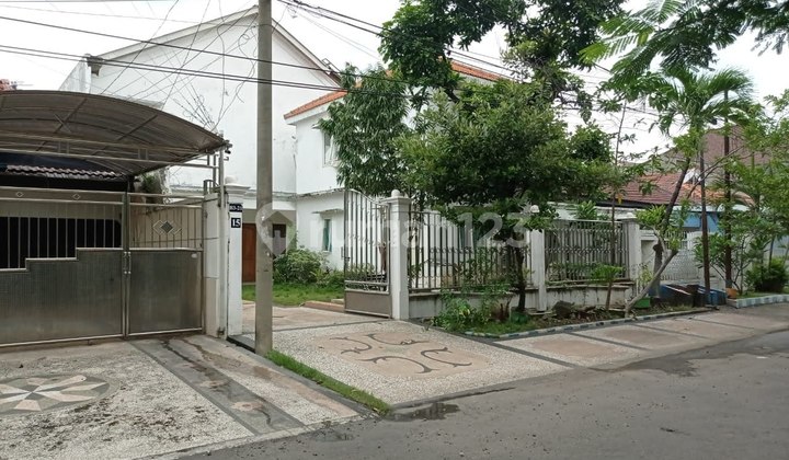 Well-Maintained House in Bendul Merisi, Wide Street, Strategic Location Near Margorejo 2