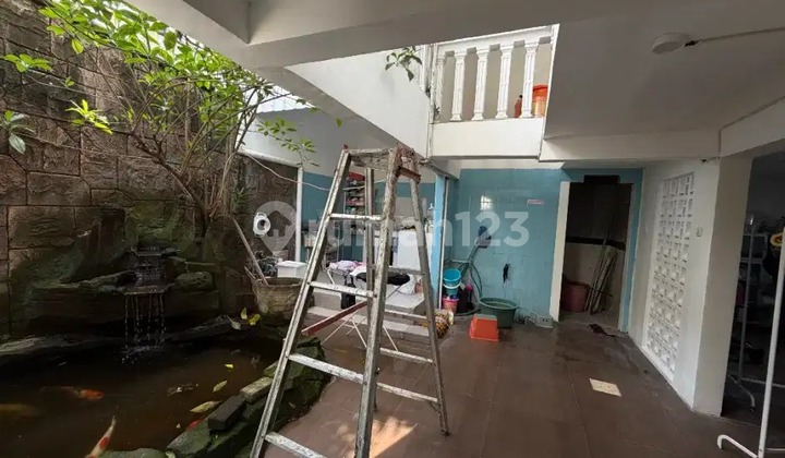 Rumah Manyar Terawat Siap Pakai Cocok Kantor Strategis Dekat Tengah Kota 2