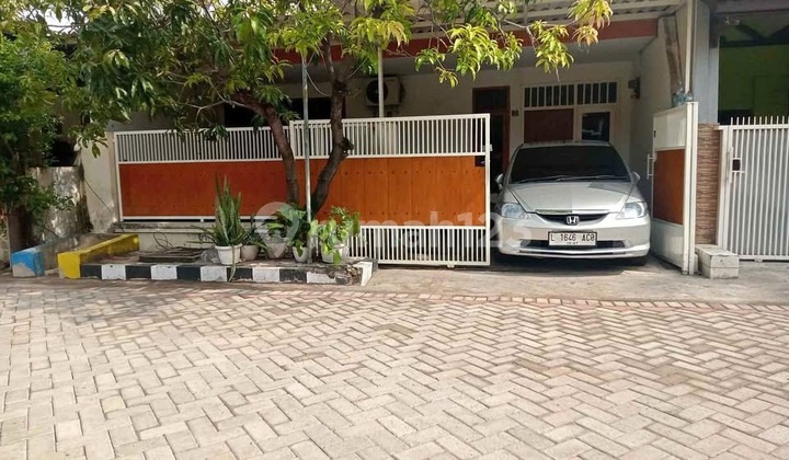 Rungkut House, Ready to Live, Well-Maintained, Strategic Location Near UPN, Merr