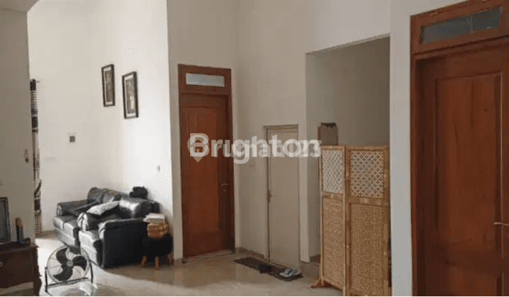 Rumah di Baratajaya 2 Lantai Row jalan lebar 2