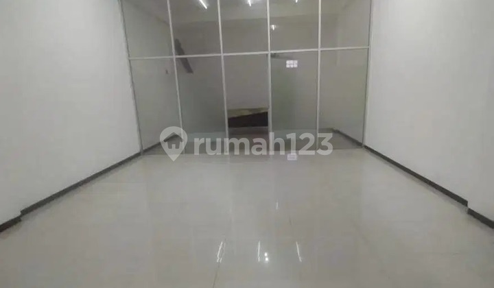 Klampis Jaya 4-Story Ruko Ready for Use Near MERR