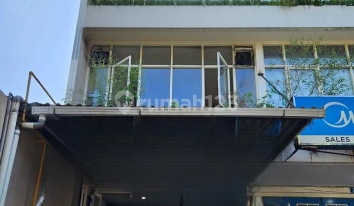 3-Storey Ruko in Rungkut Asri, Ready to Use, Suitable for Business, Strategic Location