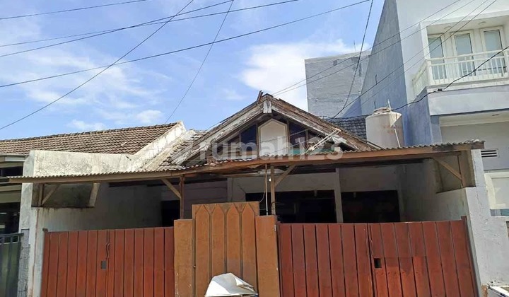 Wiguna House Strategic Location Near UPN 1