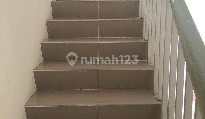 For Sale, Neat and Ready-to-Use Shophouse in the Commercial Area of Citra Gran CBD Cibubur 2