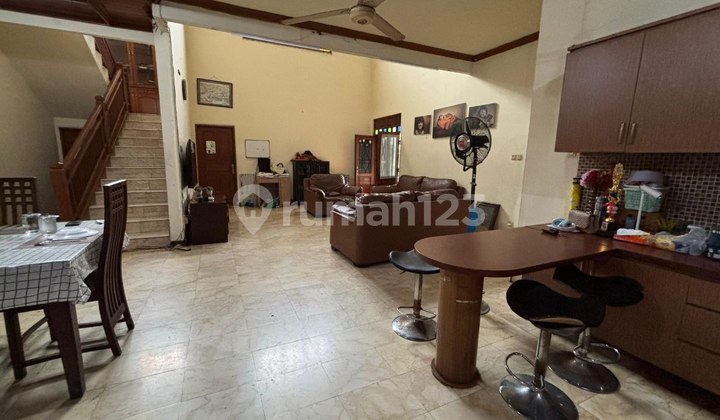 Dijual Tanah dan Rumah Ada Kolam Renang di Tanjung Barat, Jakarta Selatan 2