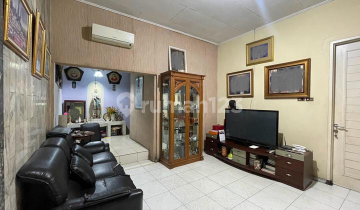 Dijual Cepat Rumah Hook Semi Furnish Di Pasar Cisalak, Cimanggis, Depok 2