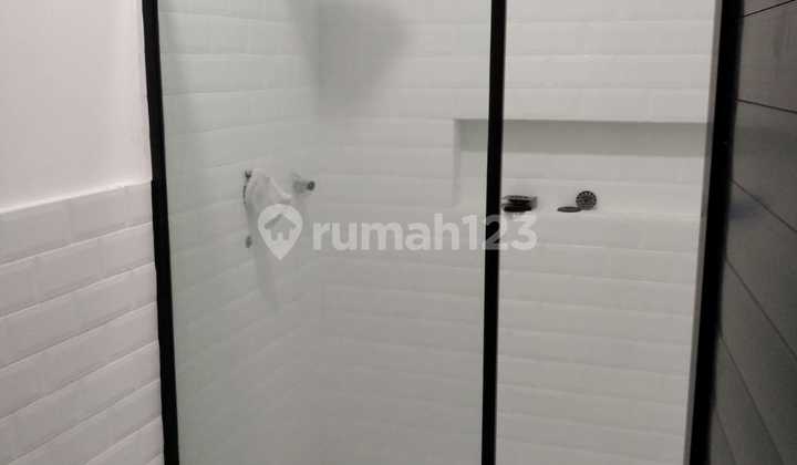 Dijual Rumah Cantik Semi Furnish Di Kramat Jati, Jakarta Timur 2