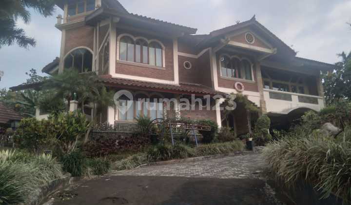 Dijual Villa Besar Ada Kol Renang Di Daerah Cisarua Puncak Bogor. 2