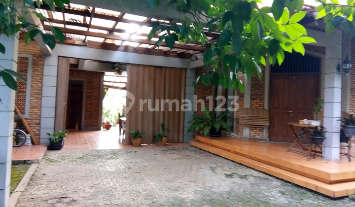 Dijual Rumah Model Villa Semi Furnish Di Bambu Apus, Cipayung, Jakarta Timur 2