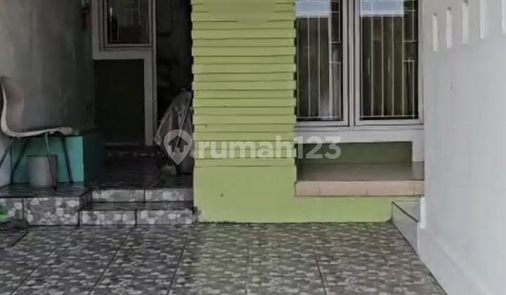 For Quick Sale: Hook House in Kota Wisata Cibubur Housing Complex 2