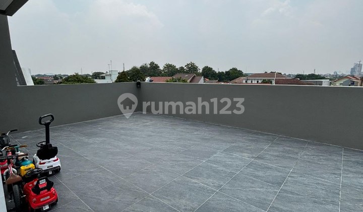 Price Reduced For Quick Sale!!! Luxury House Ready to Live In, Brand New Condition In Pondok Cibubur