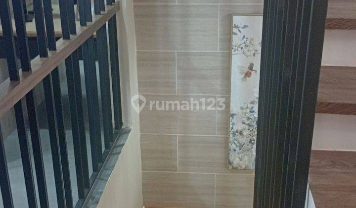 Dijual Rumah di Jalan Mampang IV 4 Lantai SHM Kondisi Baru Hadap Barat 1