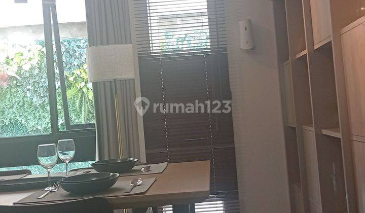 Dijual Rumah di Jalan Mampang IV 4 Lantai SHM Kondisi Baru Hadap Barat 2