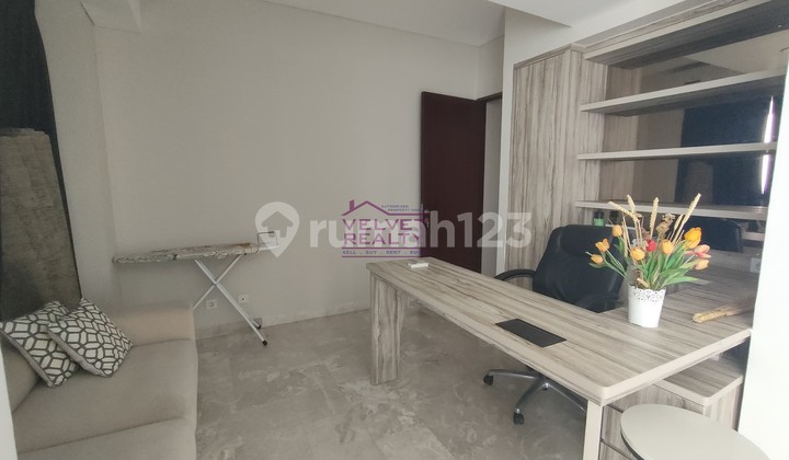Disewakan Apartemen The Royale Springhill Kemayoran 3BR Luas 192m2 VR1098 2