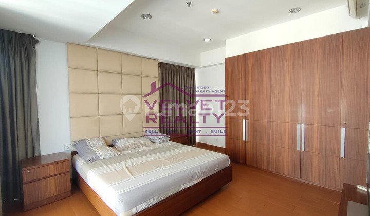 Dijual Apartemen The Royale Springhill Kemayoran 3+1BR Luas 196m2 #VR303 2