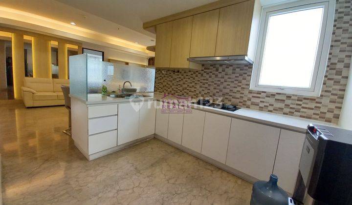 Disewakan Apartemen The Royale Springhill Kemayoran 2+1BR Luas 165m2 VR986 2