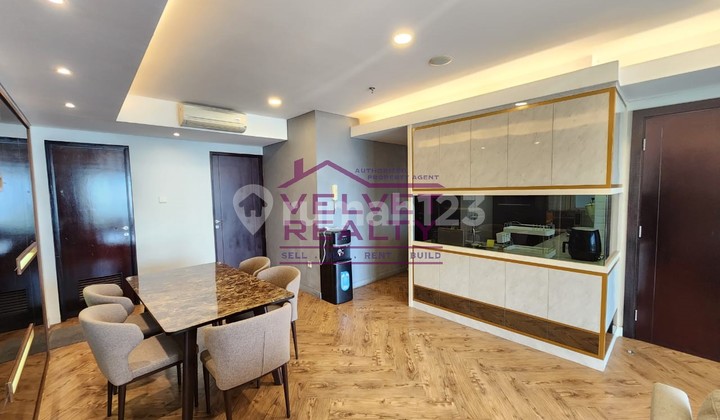 Disewakan Apartemen Royale Springhill Residences Kemayoran 3+1BR Luas 196m2 #VR1129 2