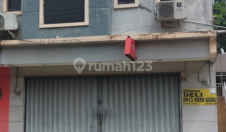 2-story shophouse on the side of Kranggan main road.