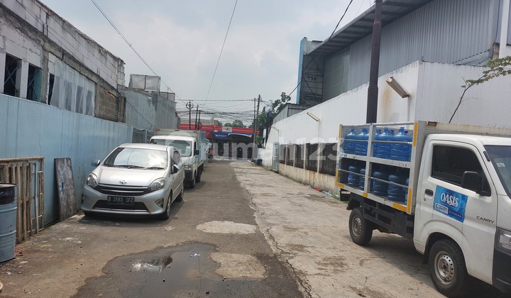 Ruko 2lt Gandeng di Cibubur di jalan Raya Bogor km27