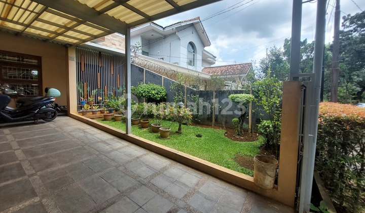 Luxurious 2-story house on the boulevard of Kavling DPRD housing estate, near Cibubur toll gate, close to Cibubur Junction mall. 2