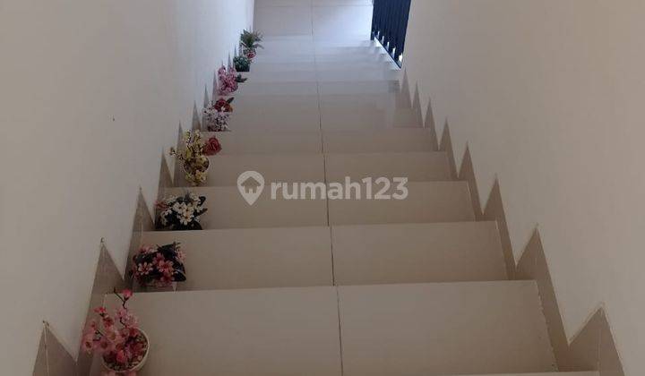 Rumah Mewah 2 Lantai Desain Modern Dengan Fasilitas Smart Home, CCTV serta Free Kanopi/AC Cocok Untuk Keluarga Yang Cari Hunian Aman & Nyaman 2