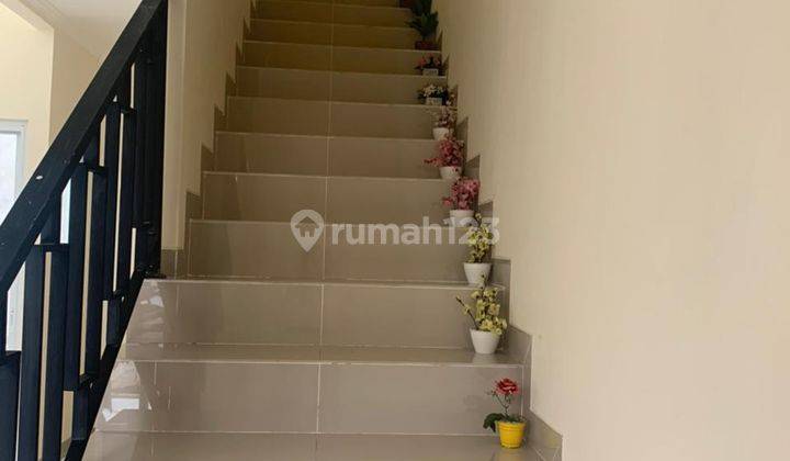 Rumah Mewah 2 Lantai Fasilitas Smart Home, CCTV Full Furnish & Kanopi Cantik Tinggal bawa Koper 2