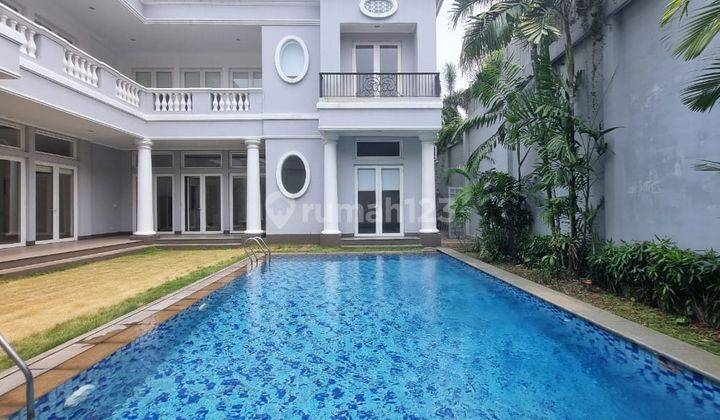 Spacious 5 Bedrooms House With Pool And Backyard In Kemang Kmg201 2