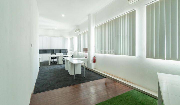 Disewakan Ruang Kantor di lantai atas Karindra Building Palmerah 2