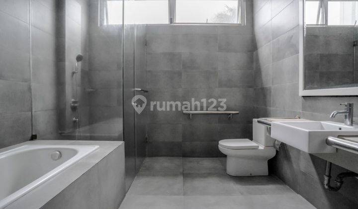 Best Price 4 Bedrooms Modern House With Swimming Pool In Pejaten.