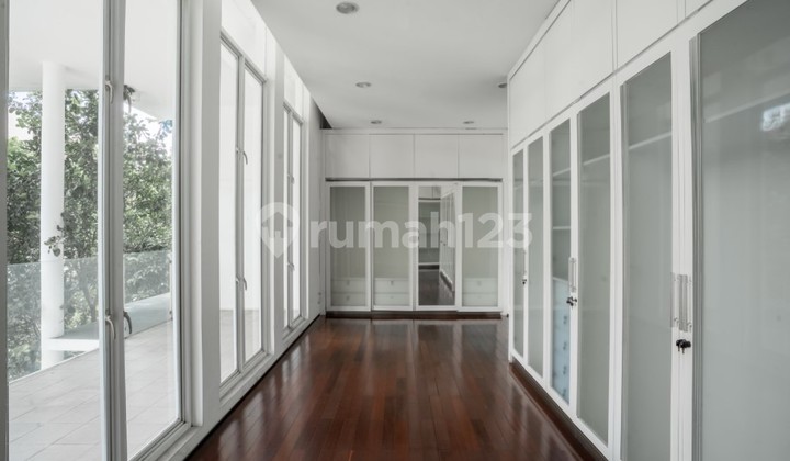 Best Price 4 Bedrooms Modern House With Swimming Pool In Pejaten.