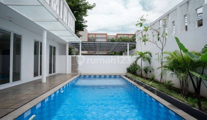 Best Price 4 Bedrooms Modern House With Swimming Pool In Pejaten.