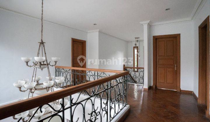 Modern 4 Bedrooms House With Pool In Pondok Indah South Jakarta