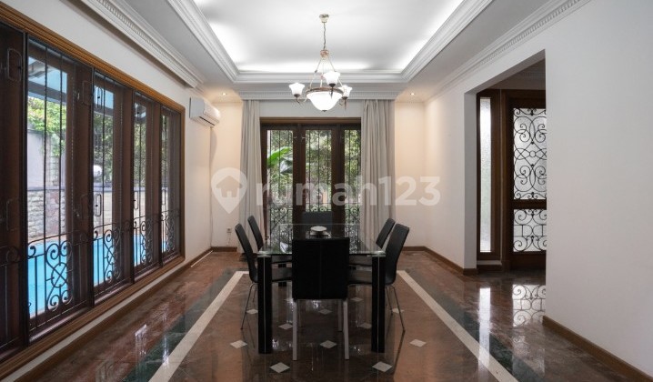 Modern 4 Bedrooms House With Pool In Pondok Indah South Jakarta