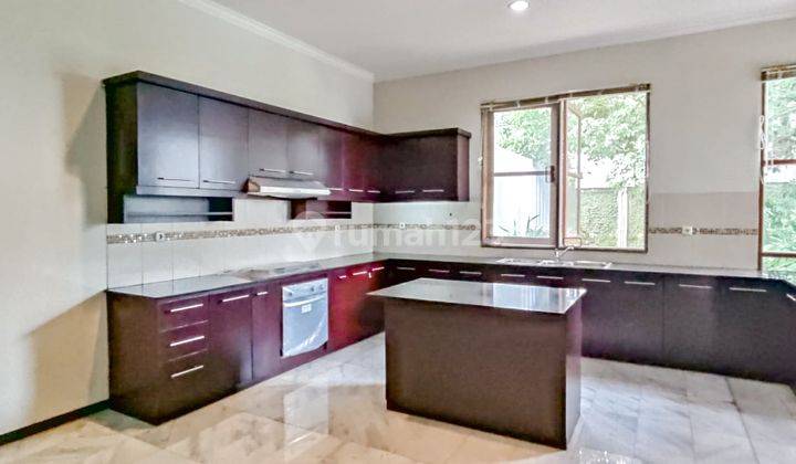 Minimalist Design With Spacious Kitchen And Large Backyard With Swimming Pool In Cipete cpt070 