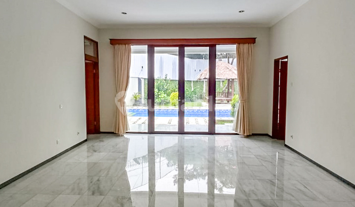 Minimalist Design With Spacious Kitchen And Large Backyard With Swimming Pool In Cipete cpt070 
