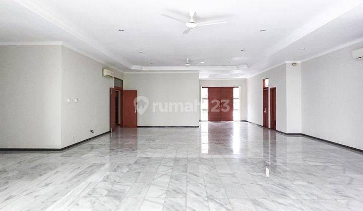 Minimalist Design With Spacious Kitchen And Large Backyard With Swimming Pool In Cipete cpt070 